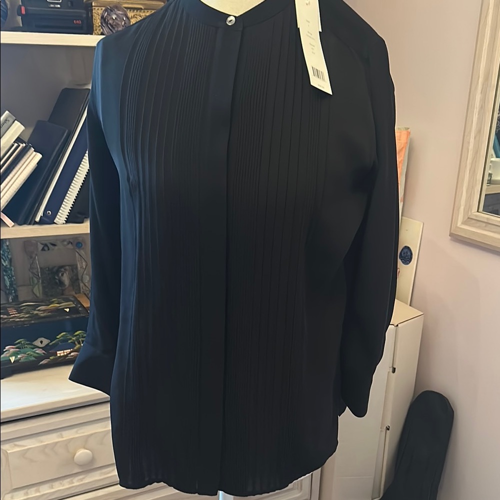 Vince Black Pleated Blouse NWT size 2
Retails for $325